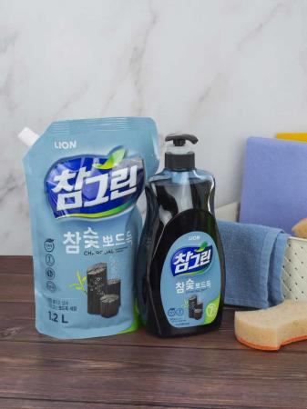 Жидкость для мытья посуды с экстрактом угля LION | ЛИОН 1.2кг-1