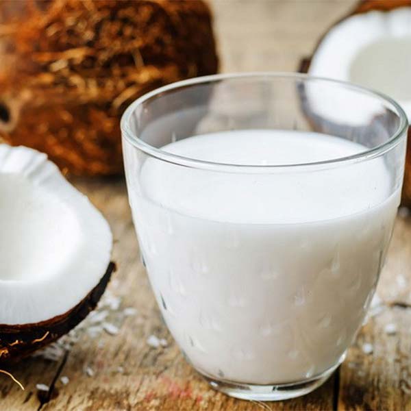 Рецепт - Горячее молоко с кокосом и пряностями